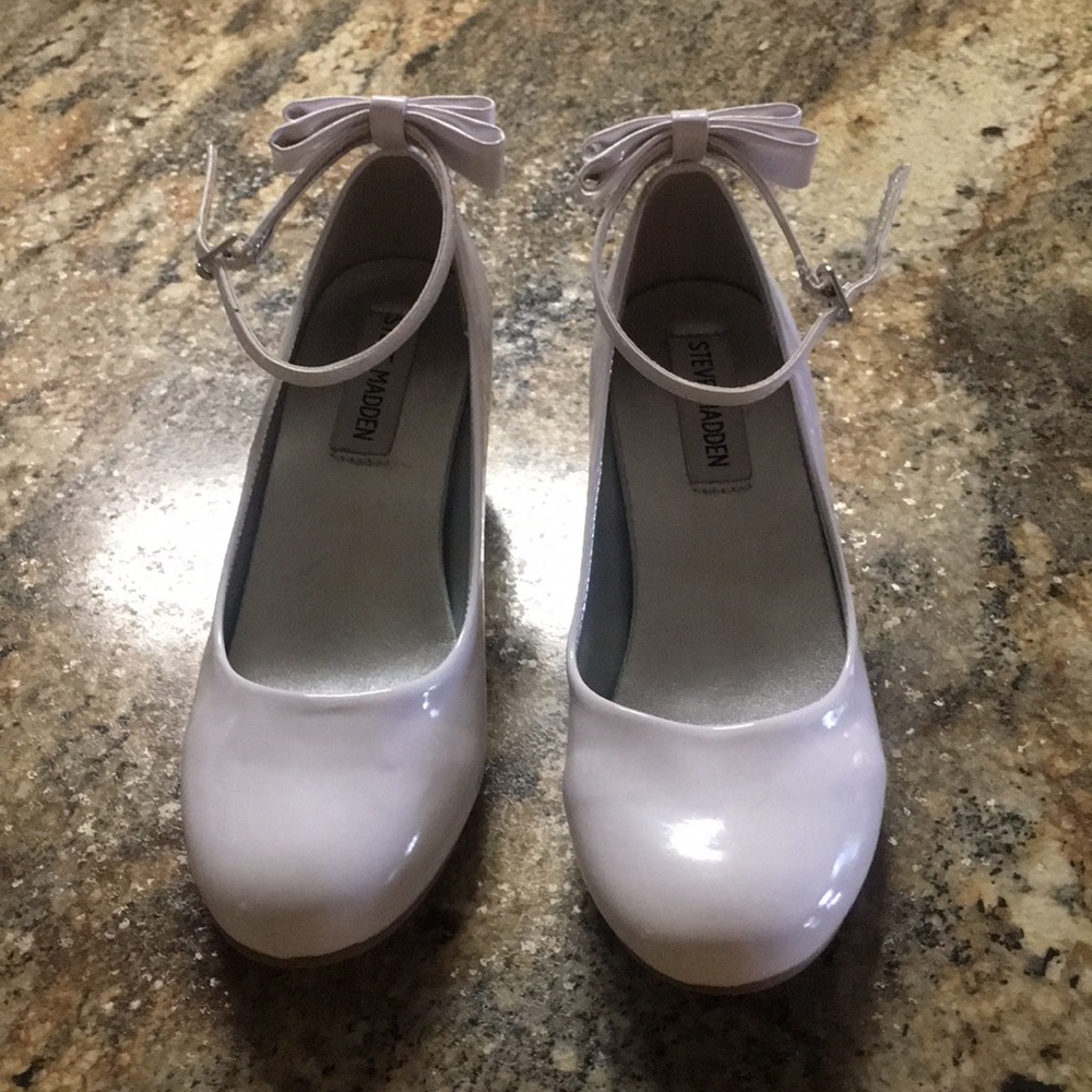 Girls dress shoe